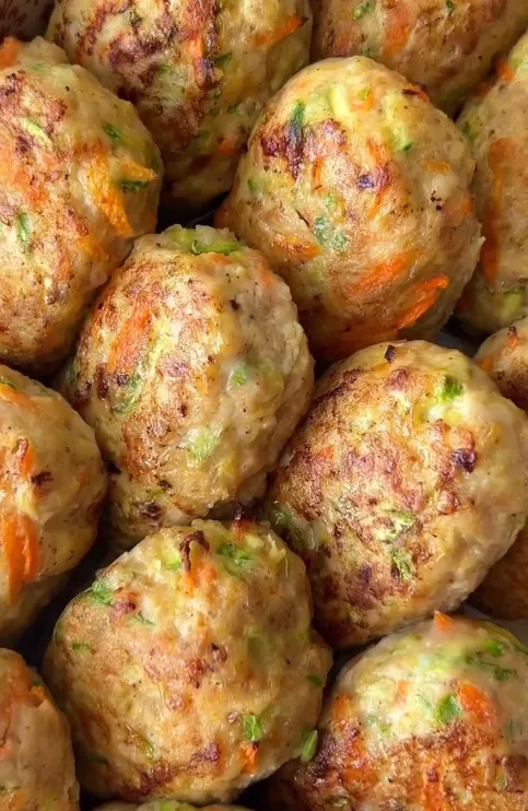 Chicken cutlets with zucchini
